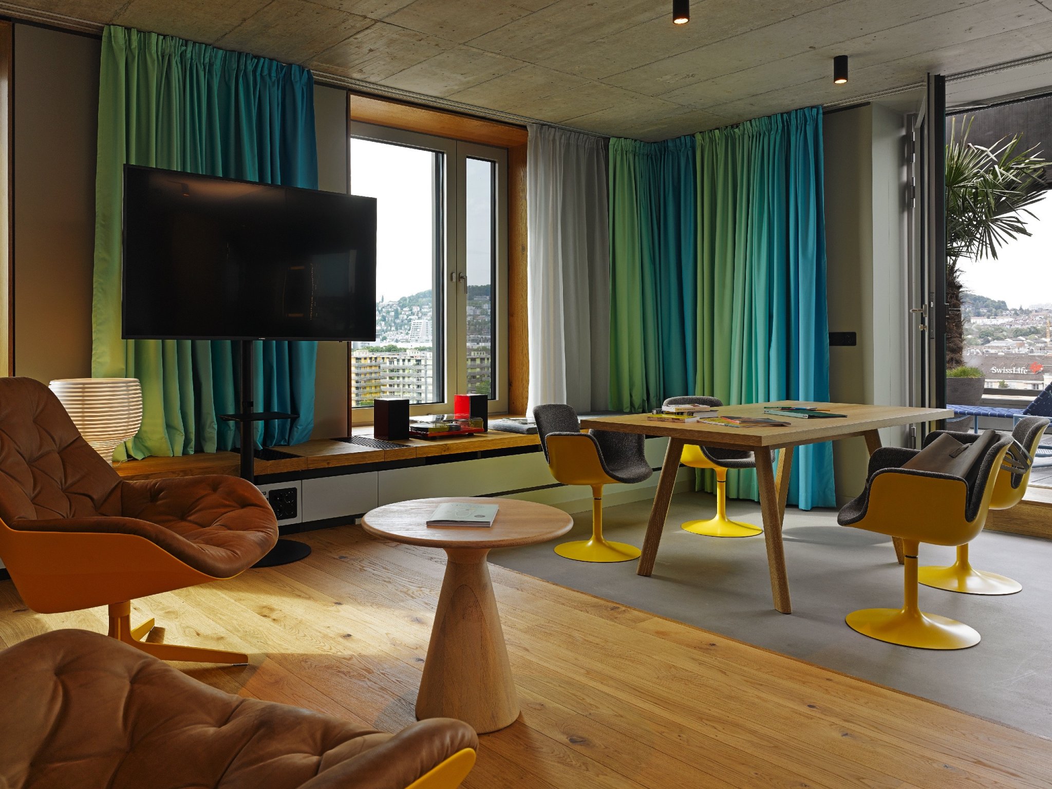 25hours-Zuerich-Langstrasse - Baulmann Leuchten - 25hours_Hotel_Zurich_Langstrasse_Rooms_TrainspottingSuite_large3