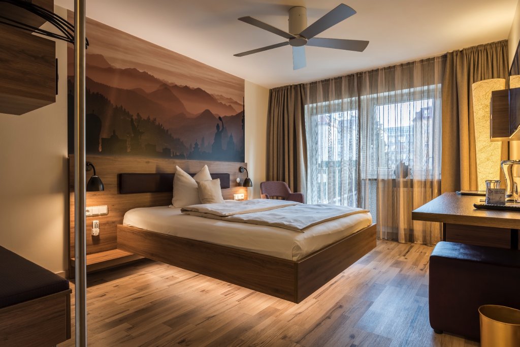 Bavaria Boutique Hotel München - Baulmann Leuchten - 25838416685_a4861bf285_o