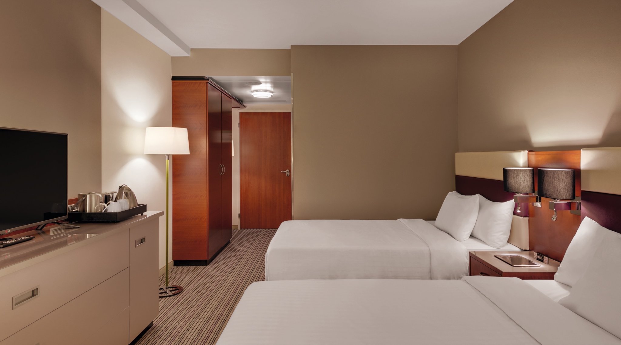 Superior Guest Room Twin Bed