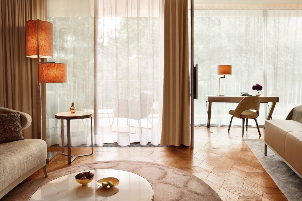 Fontenay, Hamburg - Baulmann Leuchten - The Fontenay_Deluxe Room_Zimmerblick