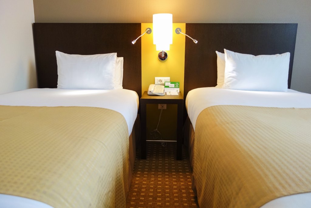 Holiday Inn, FR-Roissy - Baulmann Leuchten - HICDG+ (92 sur 137)