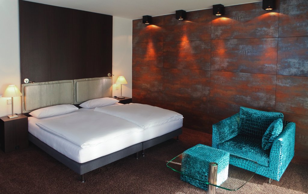 Hotel Der Blaue Reiter, Karlsruhe - Baulmann Leuchten - Hotel Der Blaue Reiter_Karlsruhe_KUBUS_Superiorzimmer2