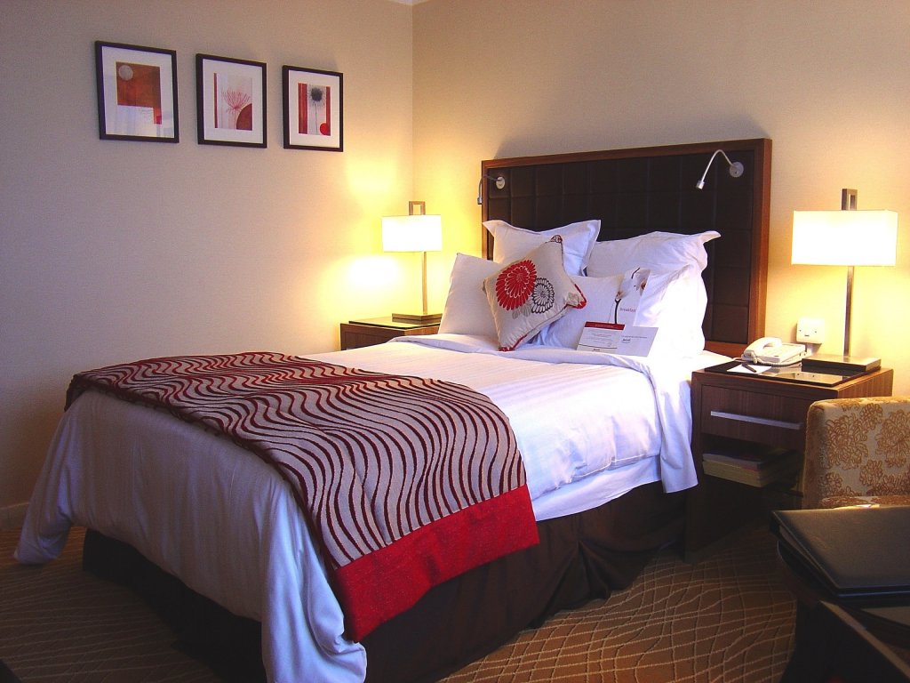 Marriott-GB - Baulmann Leuchten - Swansea-1