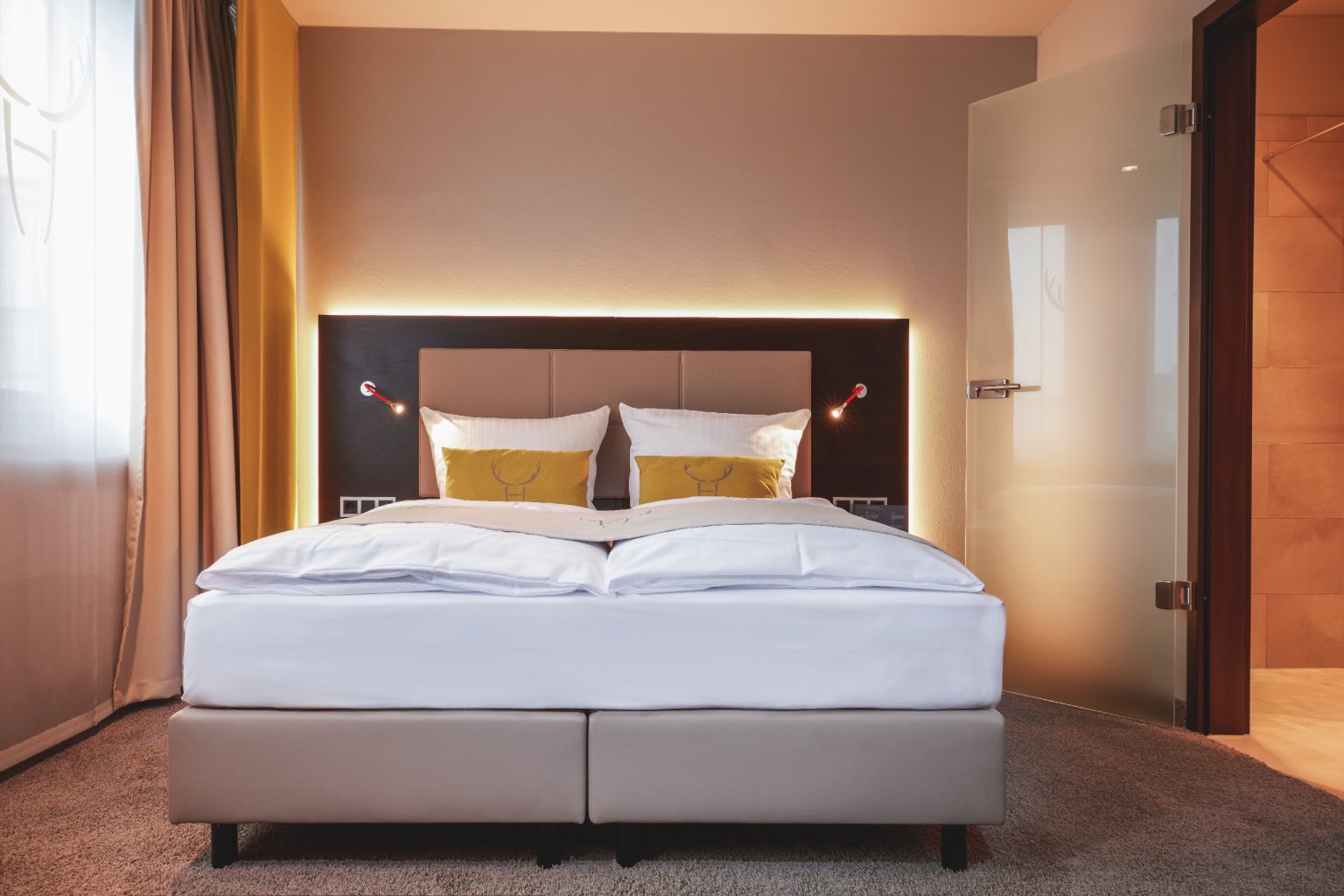 Platzhirsch, Fulda - Baulmann Leuchten - PH - DZ Deluxe - CMYK 300dpi - 001