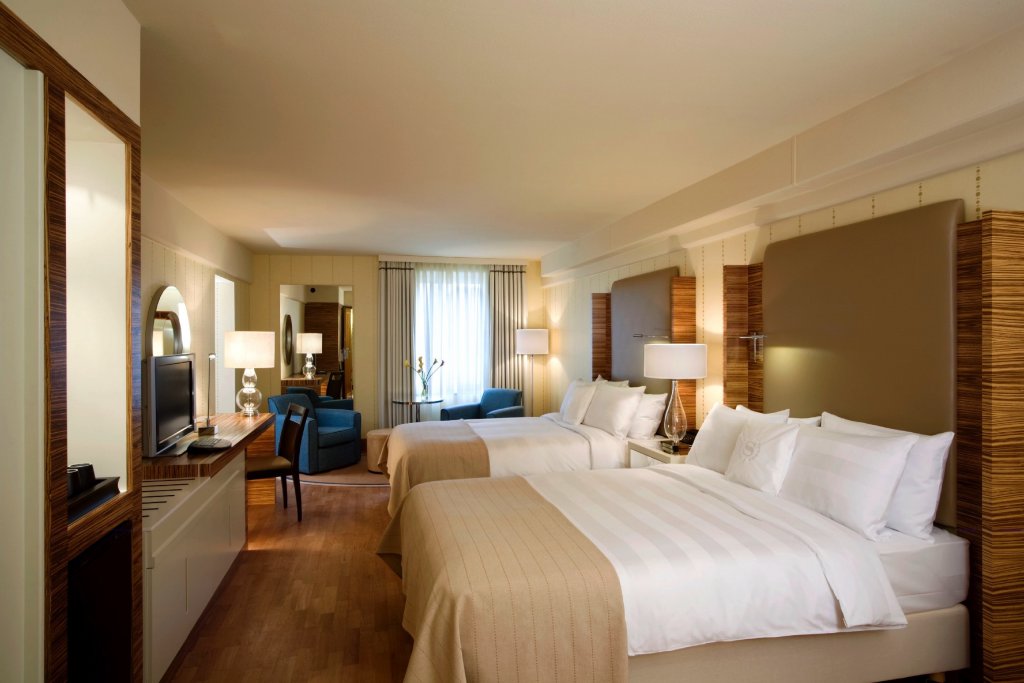 Sheraton_Stockholm - Baulmann Leuchten - Classic-Queen-Room