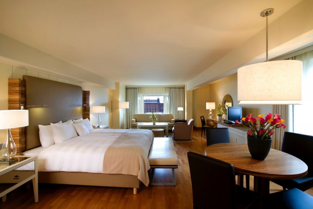 Sheraton_Stockholm - Baulmann Leuchten - Junior-Suite-2