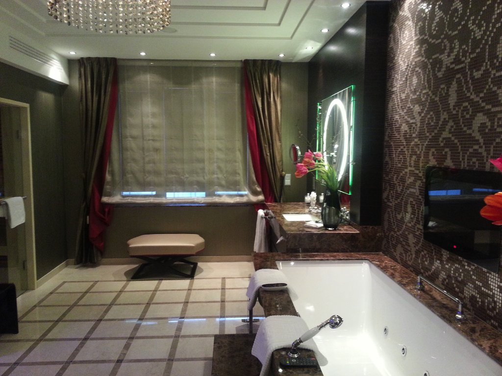 Steigenberger Frankfurter Hof - Baulmann Leuchten - 2013-02-19 11.08.51