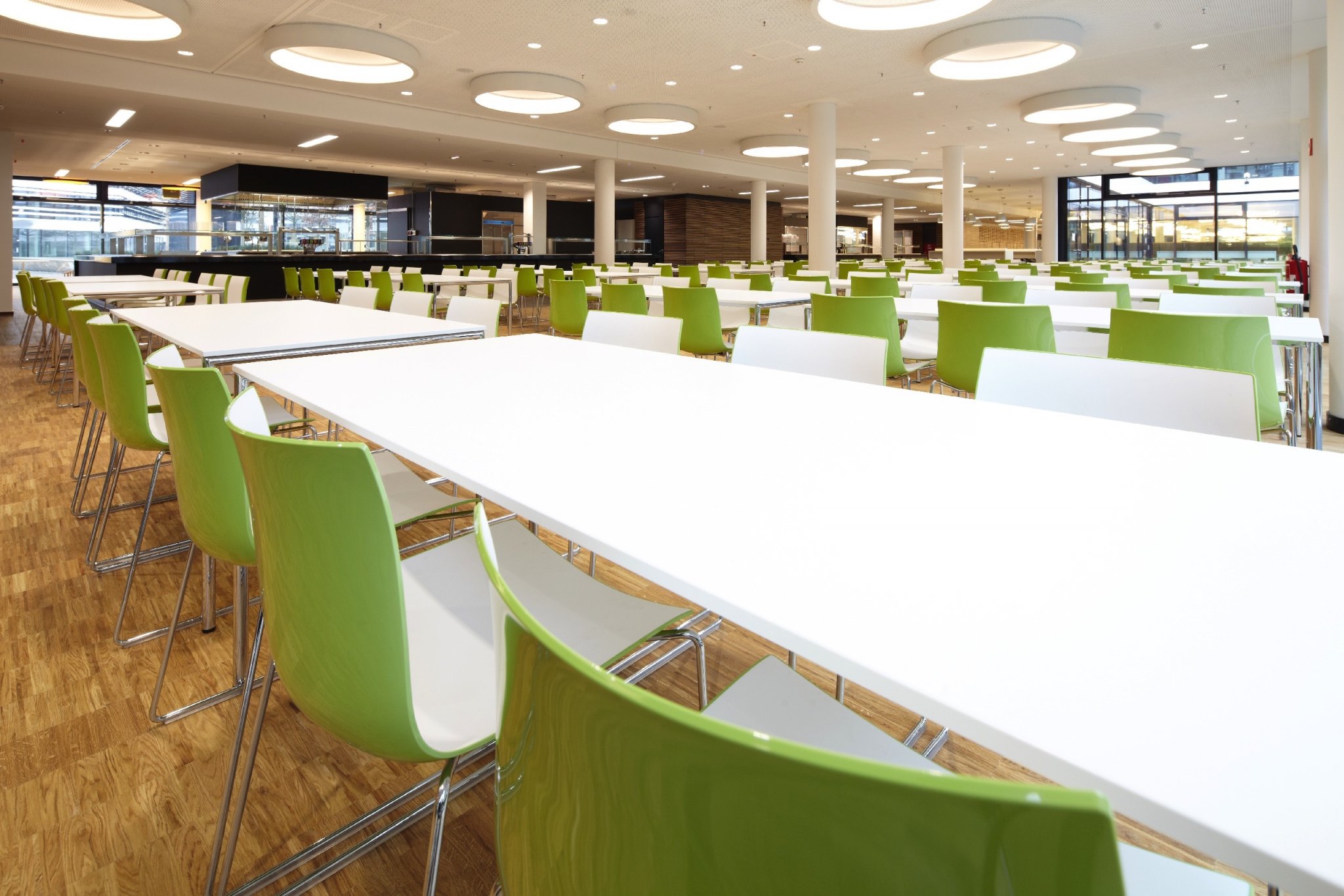 Vodafone - Baulmann Leuchten - Campus_Kantine_004