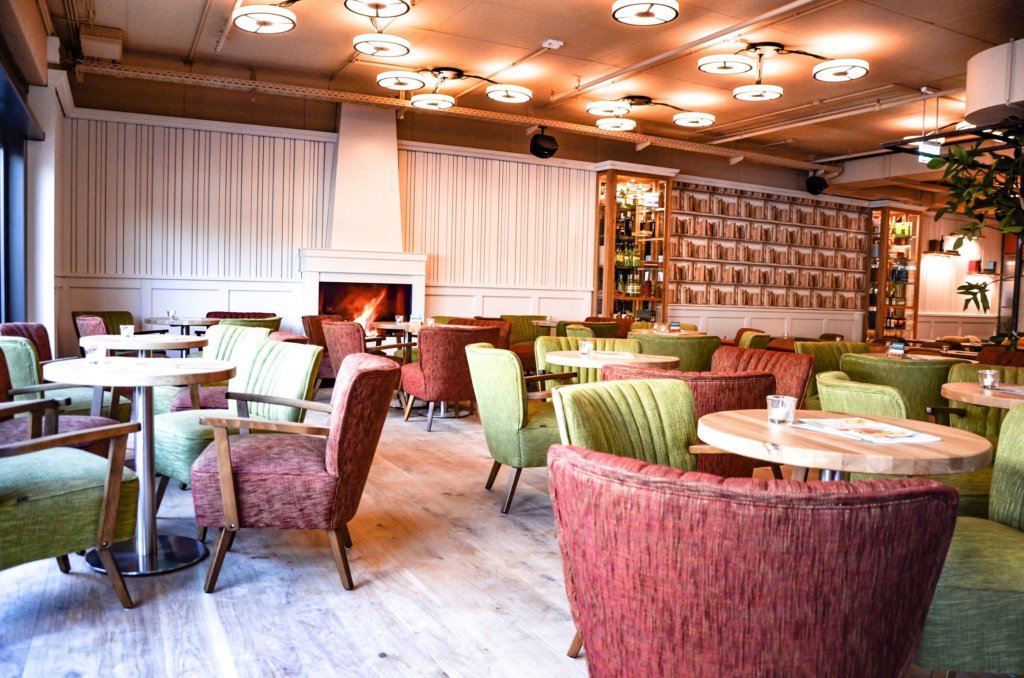 Alex Berlin - Baulmann Leuchten - ALEX-BerlinMercedesPlatz-0253_ALEX