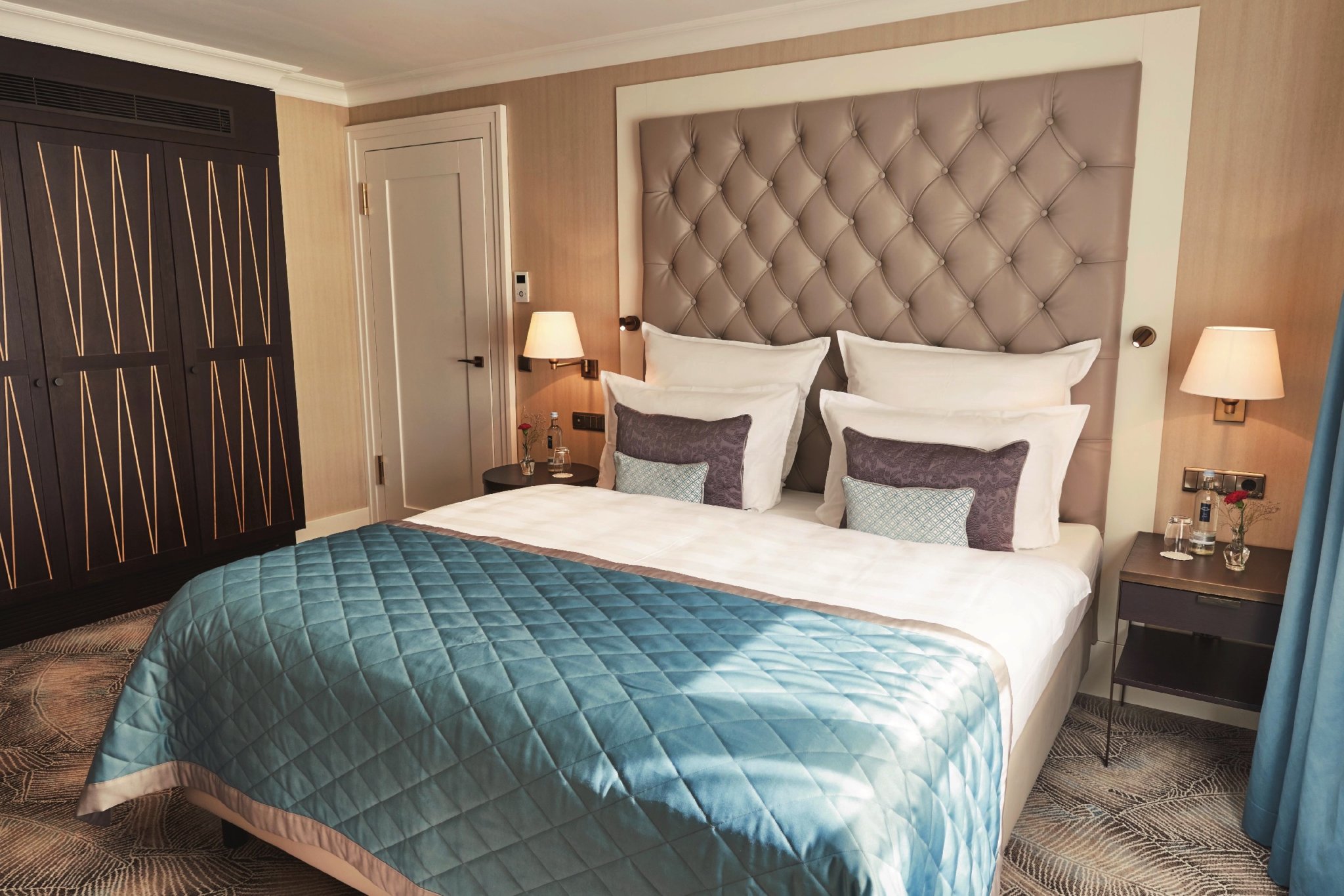 Steigenberger Grandhotel Petersberg - Baulmann Leuchten - rooms_Suite_bedroom_405