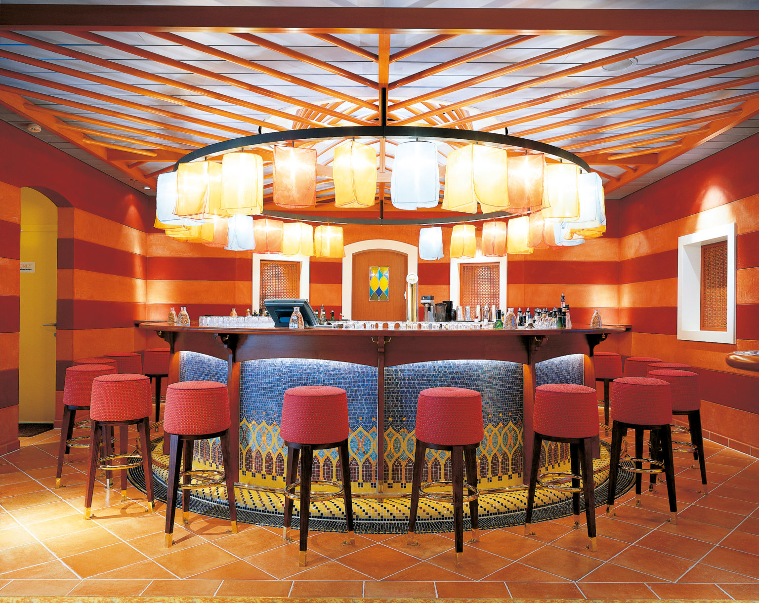 Baulmann_Leuchten_13-Aida-cara-Bar