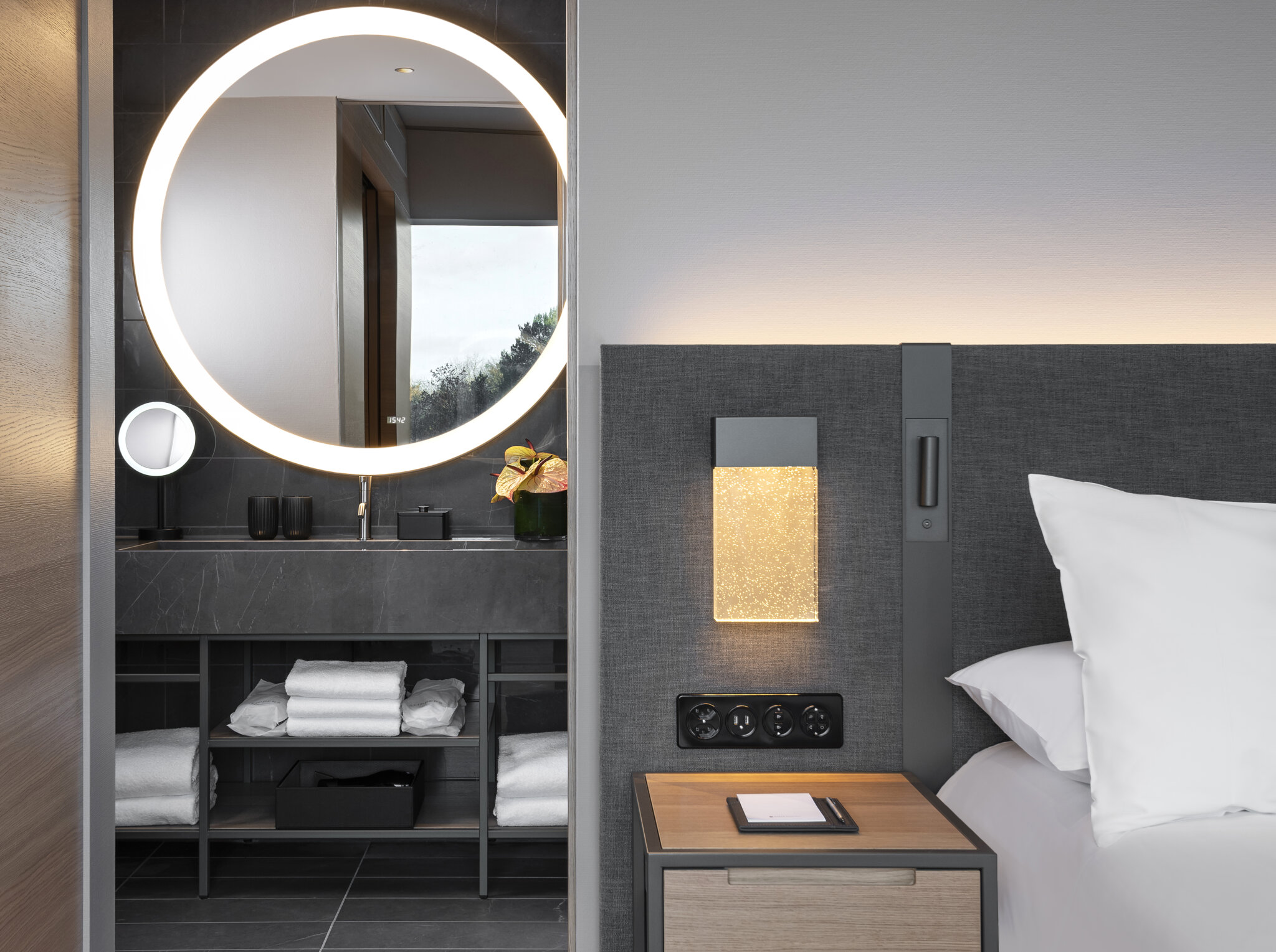 Regency Suite_Bedroom