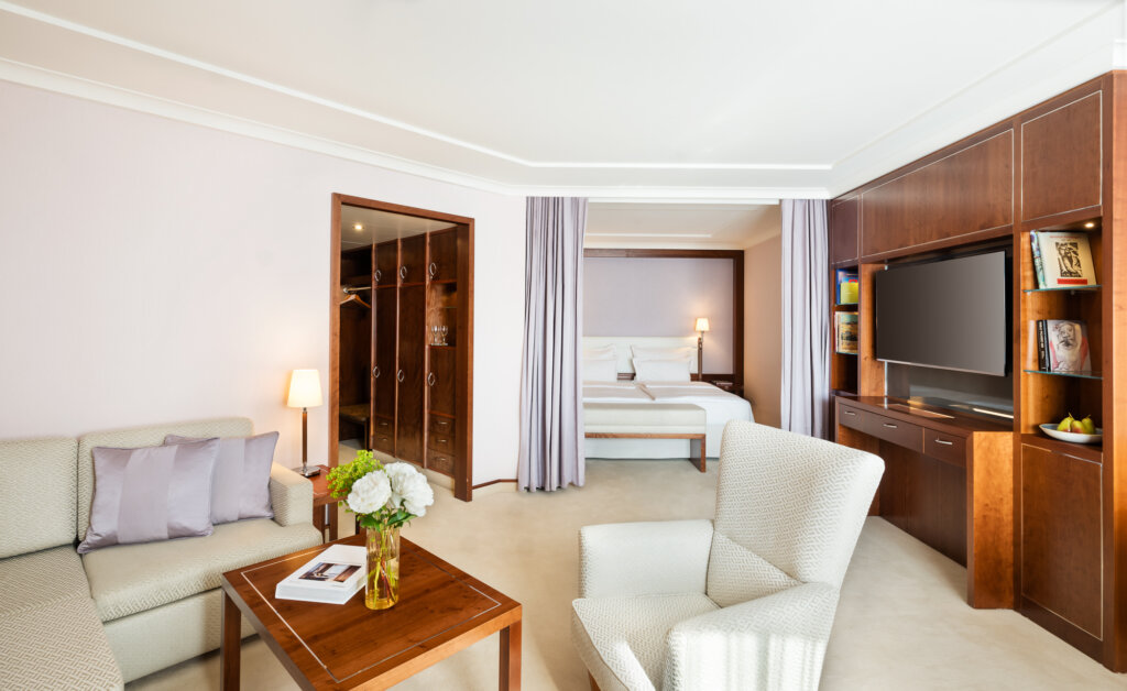 24_ELY_01_0006_lowres