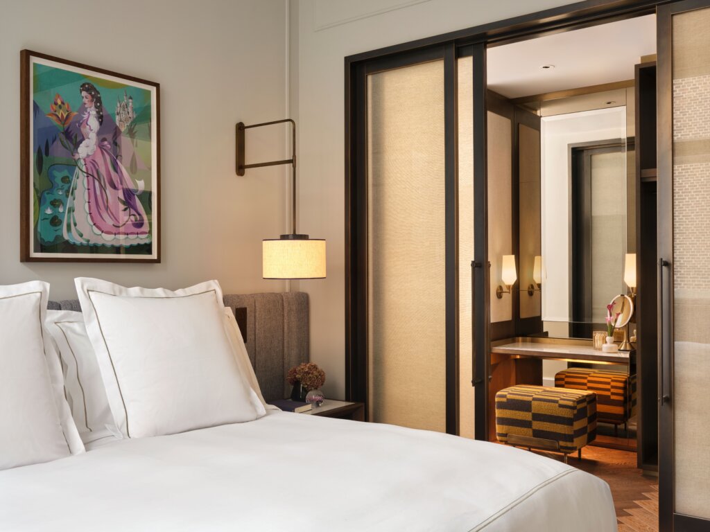 Rosewood Munich_Prinzessin Ferdinande House_220_Bedroom_Davide Lovatti_05