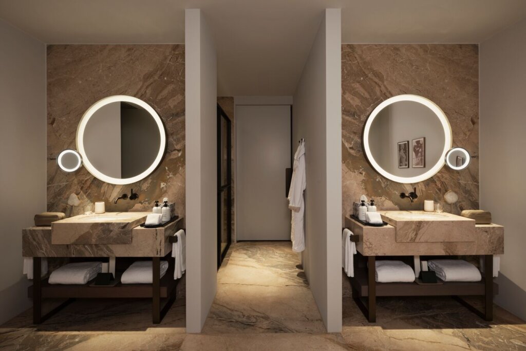 Small-RWAMS_Facilities_Houses_Herengracht House_Bathroom_1